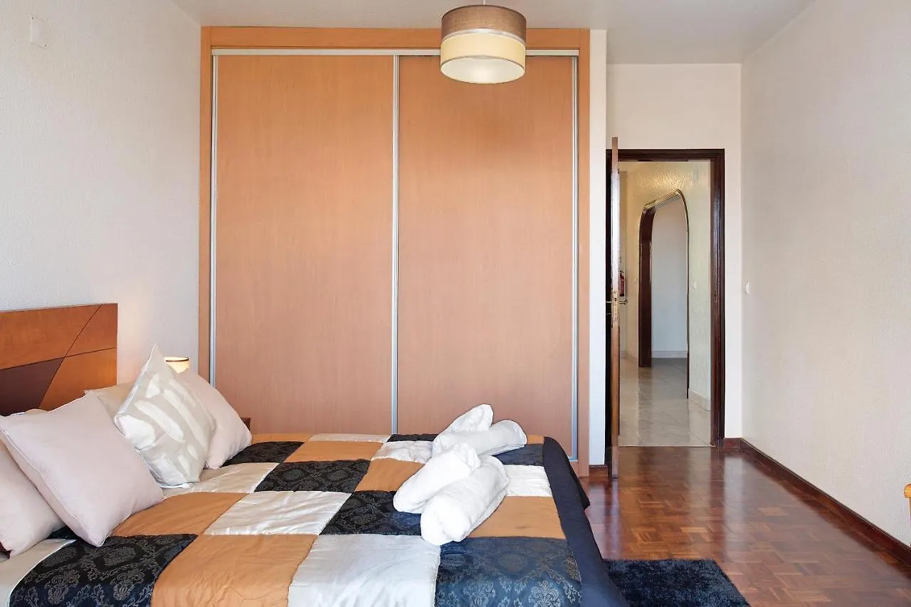 Apartamento Maria Canhas 0*,