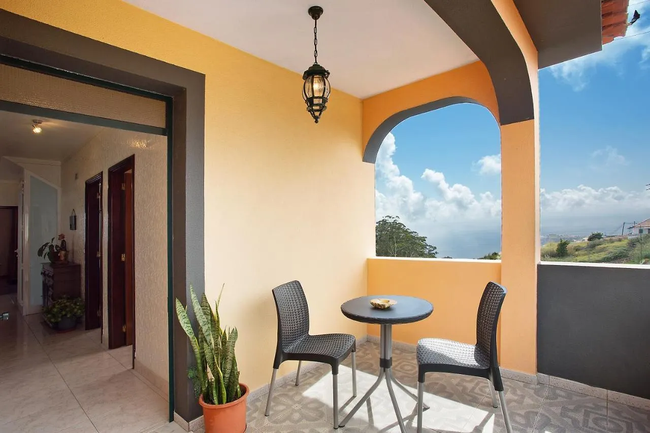Apartamento Maria Canhas 0*,